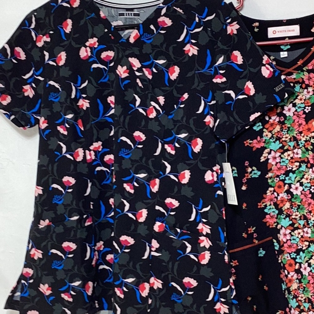 Lot of 3 scrub tops Elle and White Cross . Size small. - Picture 3 of 13
